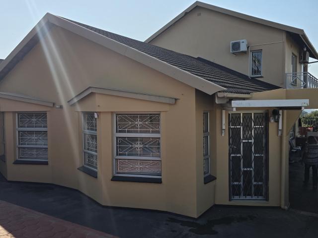 House for sale in Queensburgh, Kwazulu-natal