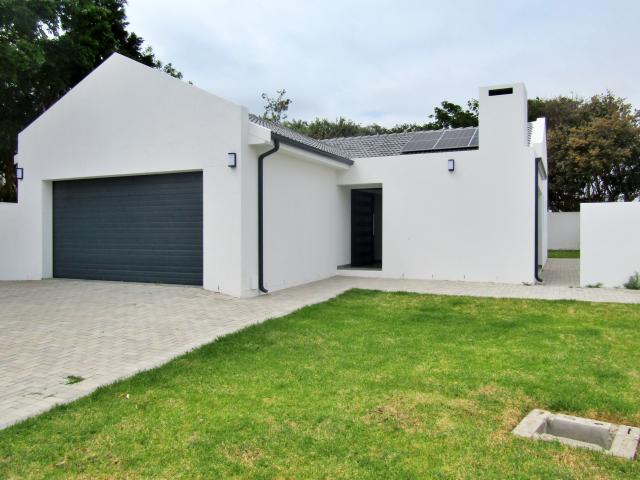 House for sale in Shelley Point, St Helena Bay