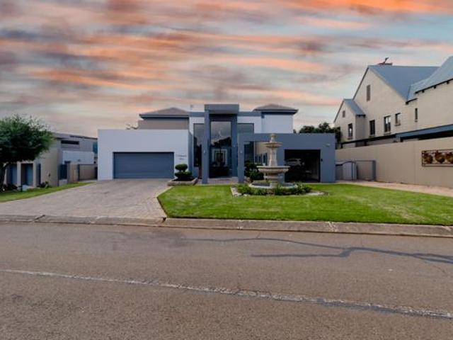 House for rent in Waterkloof, Gauteng