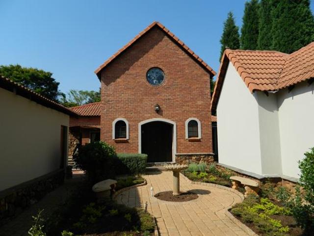 House for rent in Waterkloof, Gauteng