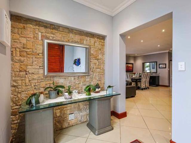 House for rent in Waterkloof, Gauteng