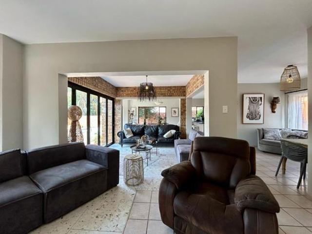 House for rent in Waterkloof, Gauteng