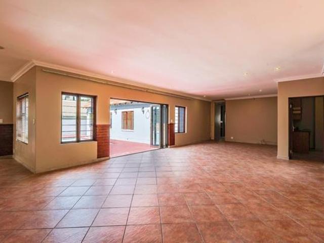 House for rent in Waterkloof, Gauteng