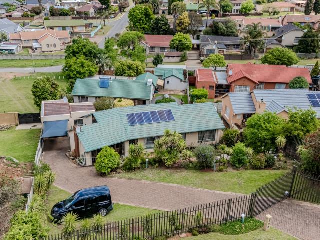 House for sale in Krugersdorp, Mogale City Local Municipality