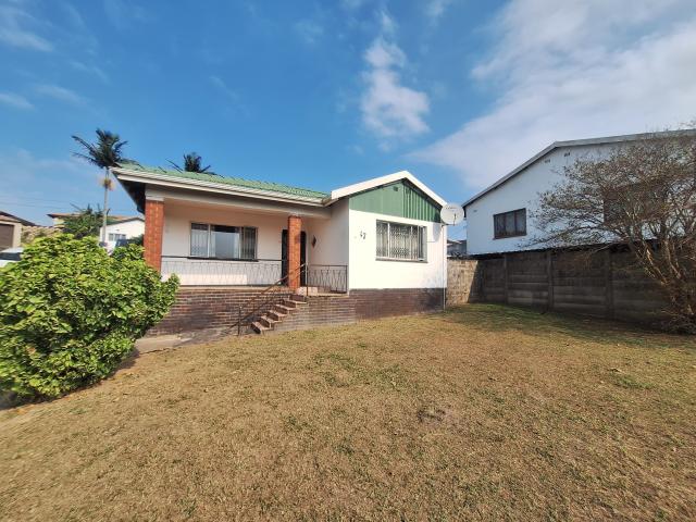 House for rent in Chatsworth