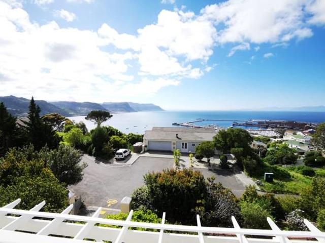 House for sale in Cape Town, Western Cape
