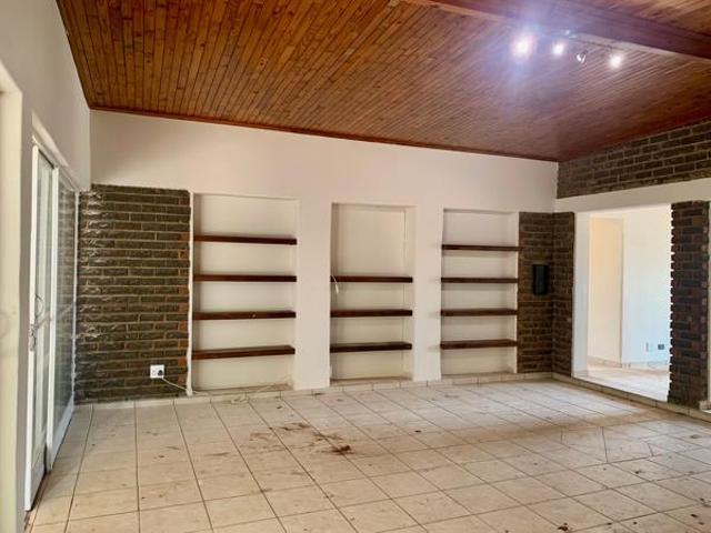 House for rent in Waterkloof, Gauteng