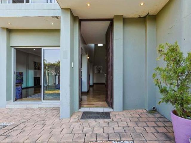 House for rent in Waterkloof, Gauteng