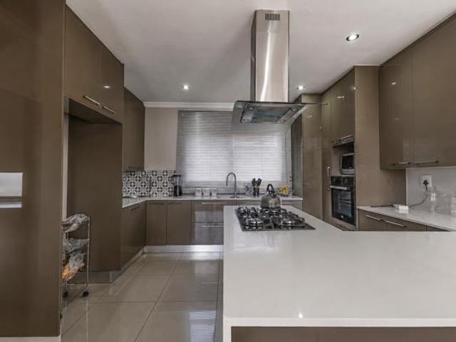 House for rent in Waterkloof, Gauteng