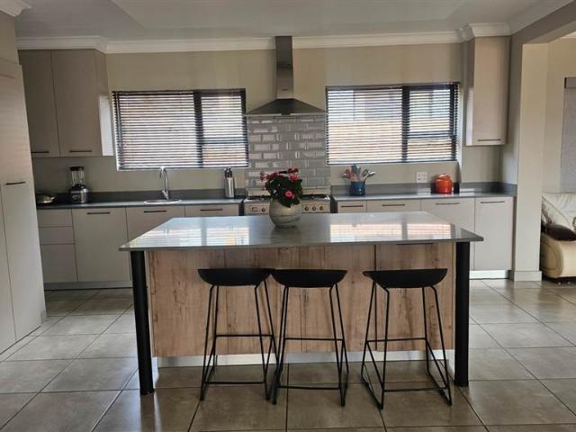 House for sale in Waterkloof, Gauteng