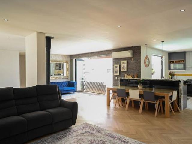 House for sale in Cape Town, Western Cape
