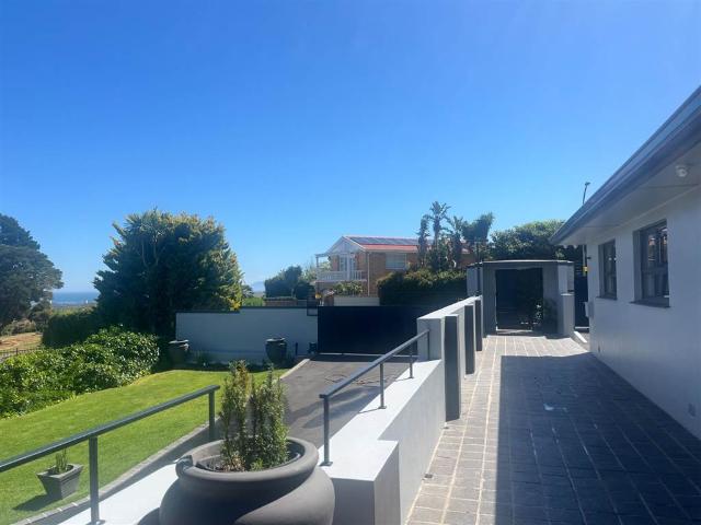 House for sale in Somerset West, Western Cape