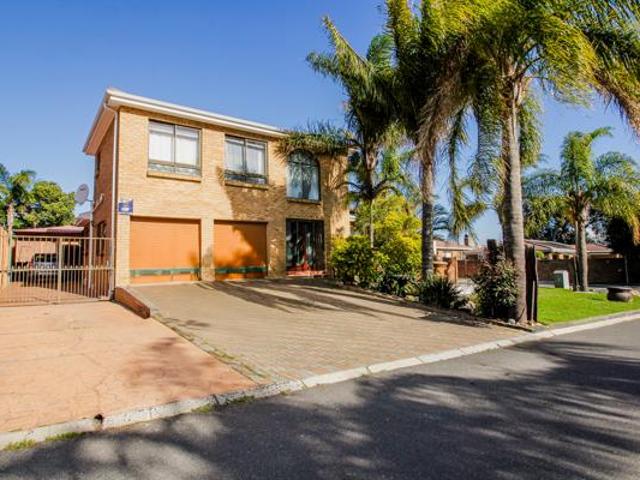 House for sale in Cape Town, Western Cape