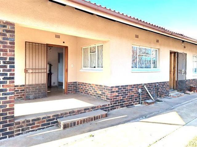 House for rent in Vosloorus, Gauteng