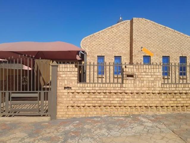 House for rent in Waterkloof, Gauteng