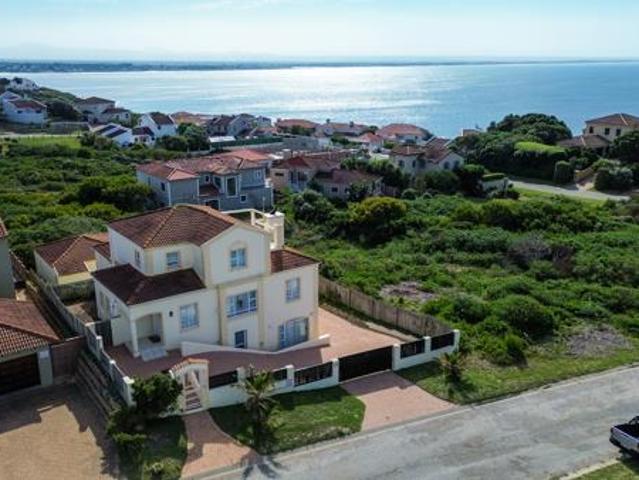 House for sale in Cape St Francis, Eastern Cape