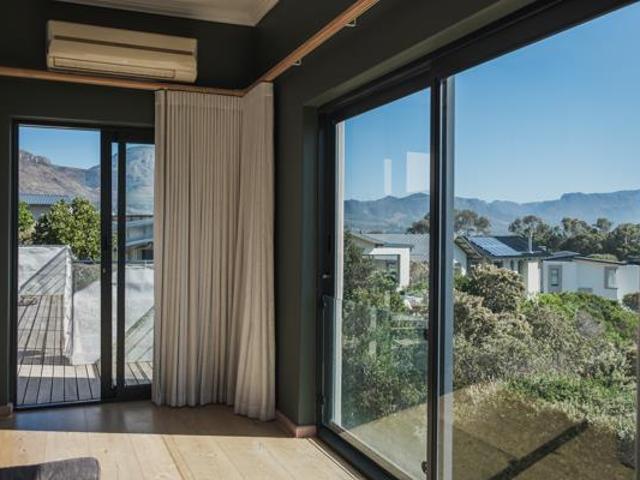 House for sale in Cape Town, Western Cape