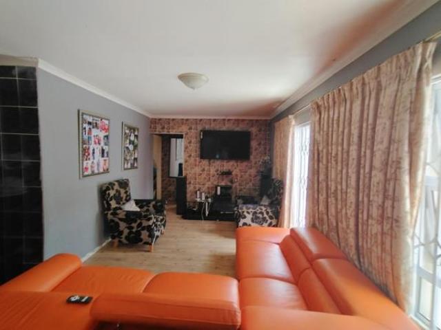House for sale in Cape Town, Western Cape