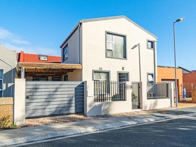 House for sale in Cape Town, Western Cape