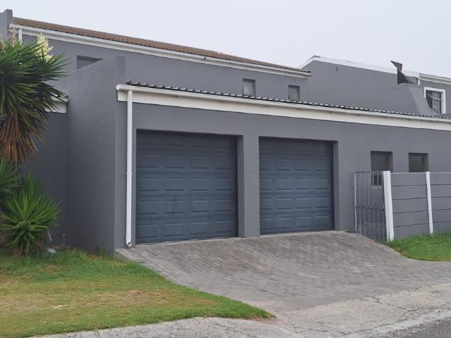 House for sale in Cape Town, Western Cape