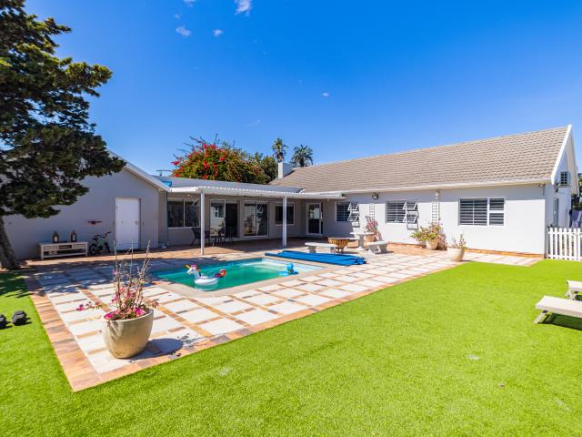 House for rent in Table View, Western Cape