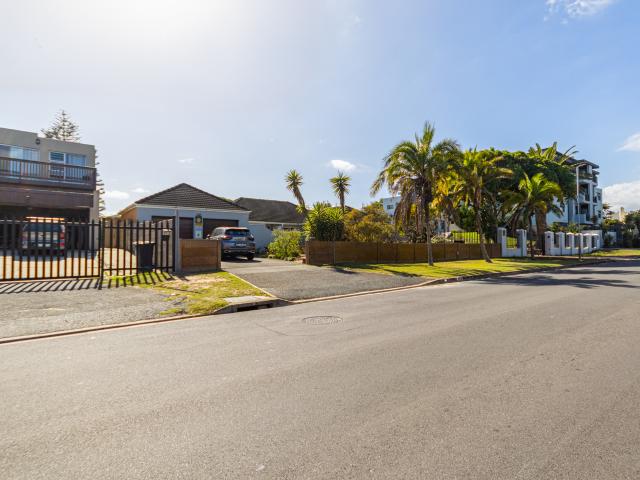 House for sale in Table View, Western Cape