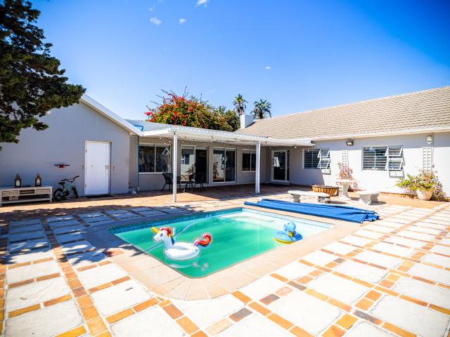 House for rent in Table View, Western Cape