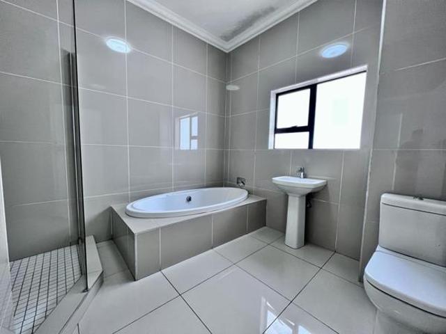 House for rent in Waterkloof, Gauteng