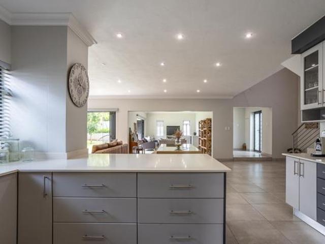 House for rent in Waterkloof, Gauteng