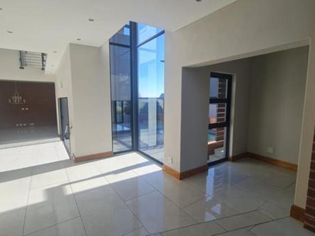 House for rent in Waterkloof, Gauteng