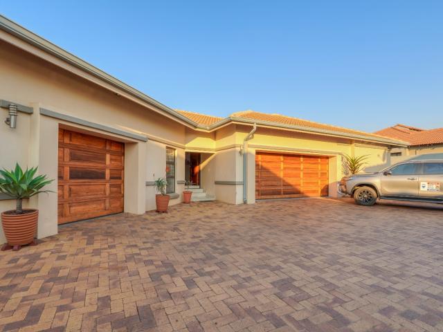 House for sale in Waterkloof, Gauteng