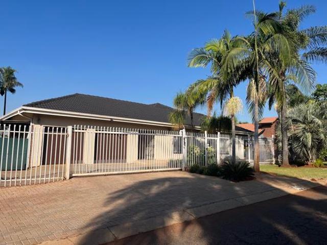 House for rent in Waterkloof, Gauteng