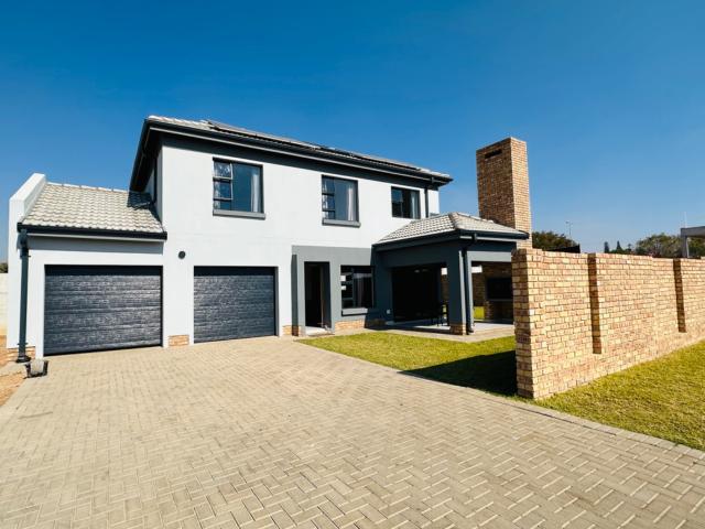House for sale in Akasia, Gauteng