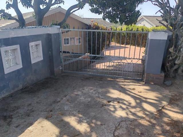 House for sale in Tongaat Beach, Kwazulu-natal
