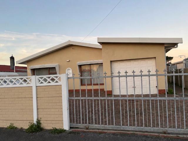 House for sale in Goodwood, Western Cape