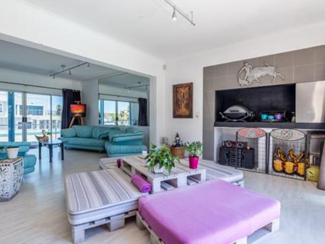 House for sale in Cape Town, Western Cape