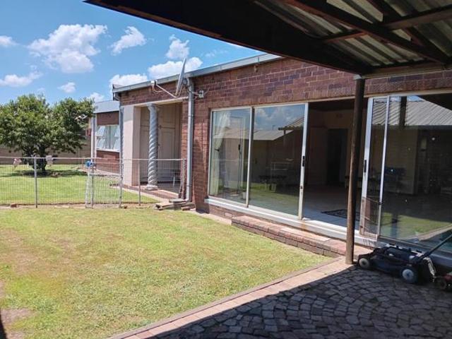 House for sale in Vanderbijlpark, Emfuleni Local Municipality