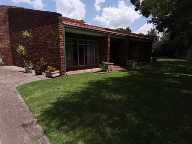 House for sale in Vanderbijlpark, Emfuleni Local Municipality