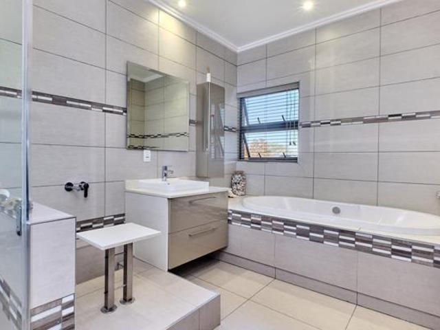House for rent in Vosloorus, Gauteng