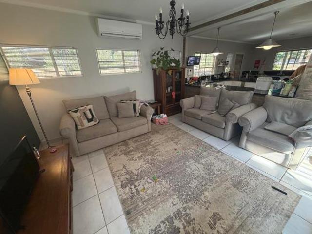 House for rent in Waterkloof, Gauteng