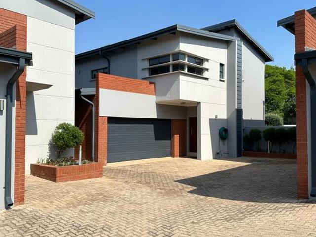 House for rent in Waterkloof, Gauteng