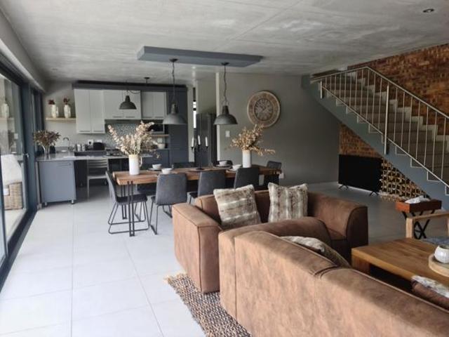 House for rent in Waterkloof, Gauteng