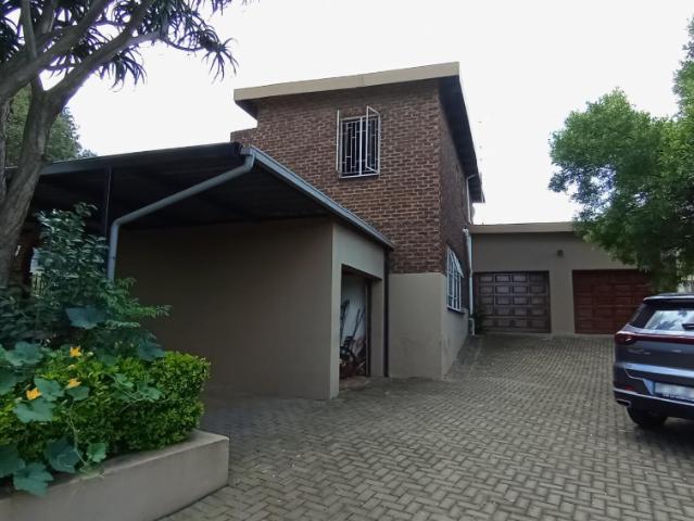 House for sale in Waterkloof, Gauteng