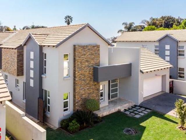 House for rent in Waterkloof, Gauteng