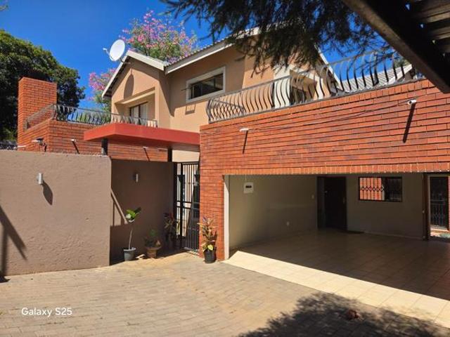 House for rent in Waterkloof, Gauteng