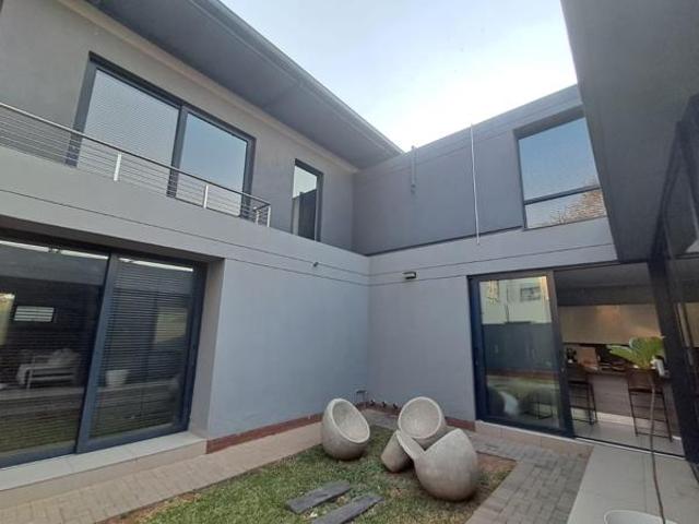 House for rent in Waterkloof, Gauteng