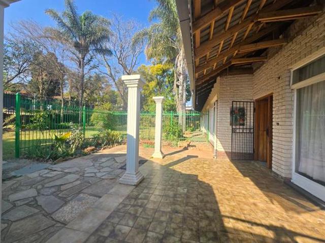 House for rent in Waterkloof, Gauteng