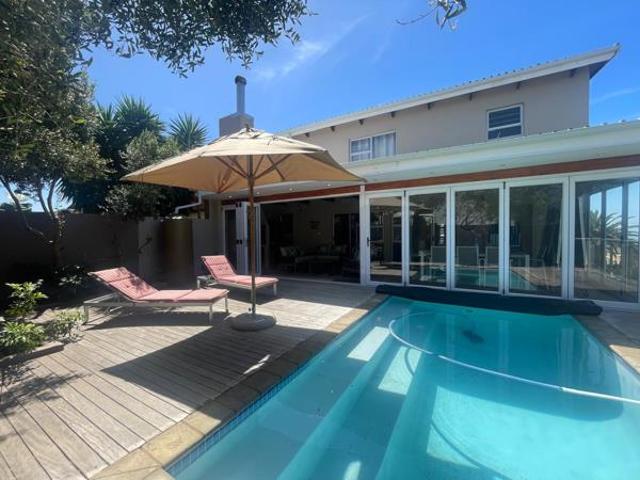 House for sale in Jeffreys Bay, Kouga Local Municipality