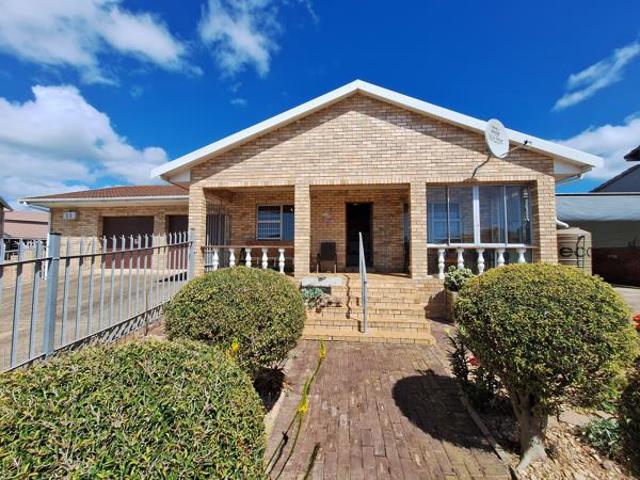 House for sale in Jeffreys Bay, Kouga Local Municipality