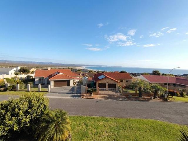 House for sale in Jeffreys Bay, Kouga Local Municipality